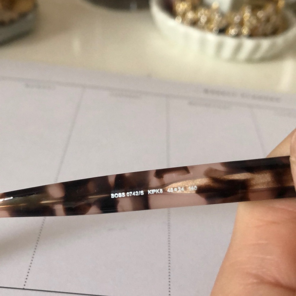 Hugo Boss sunglasses! - Picture 6 of 7